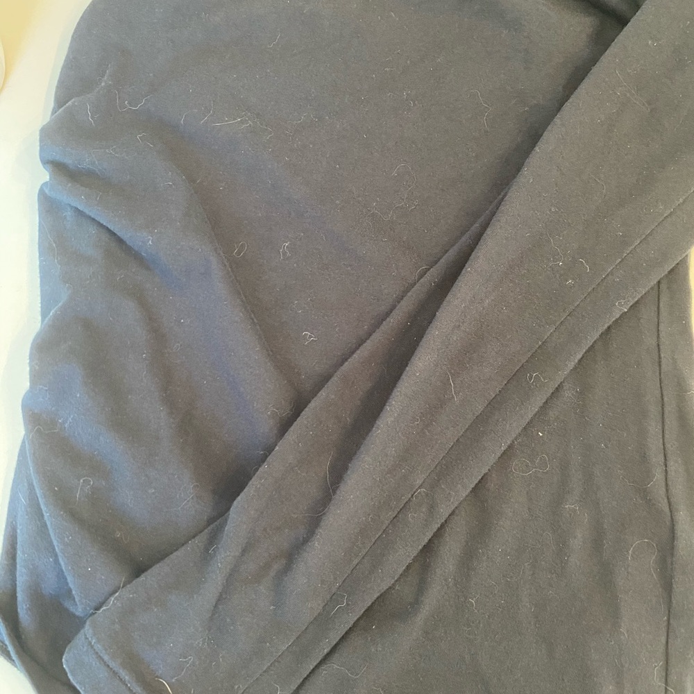 One shoulder open & long sleeve black top